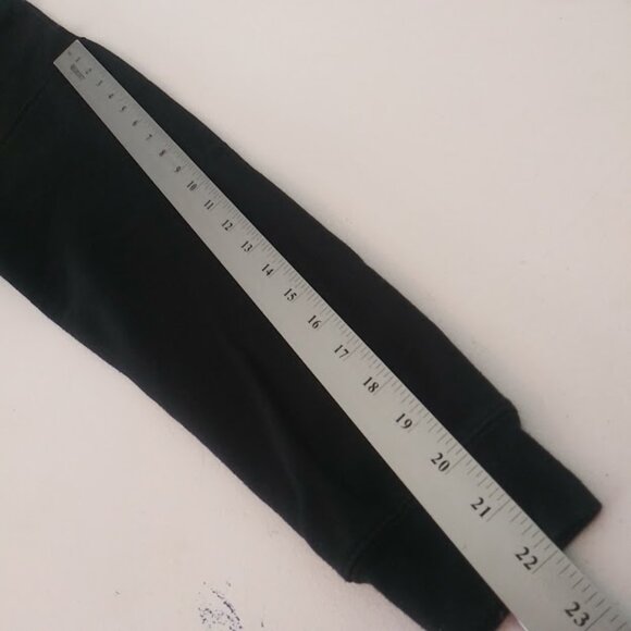 Looney Tunes women's size M Black "That's all Folks!" logo sweater - Picture 8 of 11